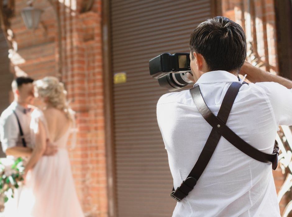 West Palm Beach Wedding Photographer, how to hire a wedding photographer, questions to ask before you hire a wedding photographer near West Palm Beach Florida, country club wedding, bride, groom, photographer, Southern Florida Wedding
