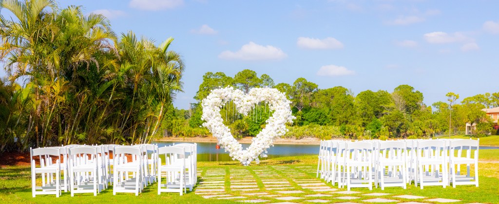 What to Ask Before You Hire a Wedding Photographer in Palm Beach, Florida